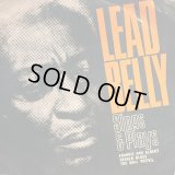 Leadbelly / Sings & Plays