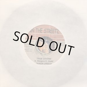 画像: Queen Ifrica b/w Admiral Tibet / True Divine