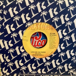 画像: John Mitchell / Love On The Phone