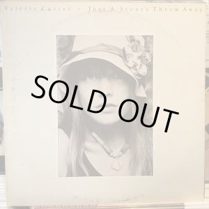 画像: Valerie Carter / Just A Stone's Throw Away